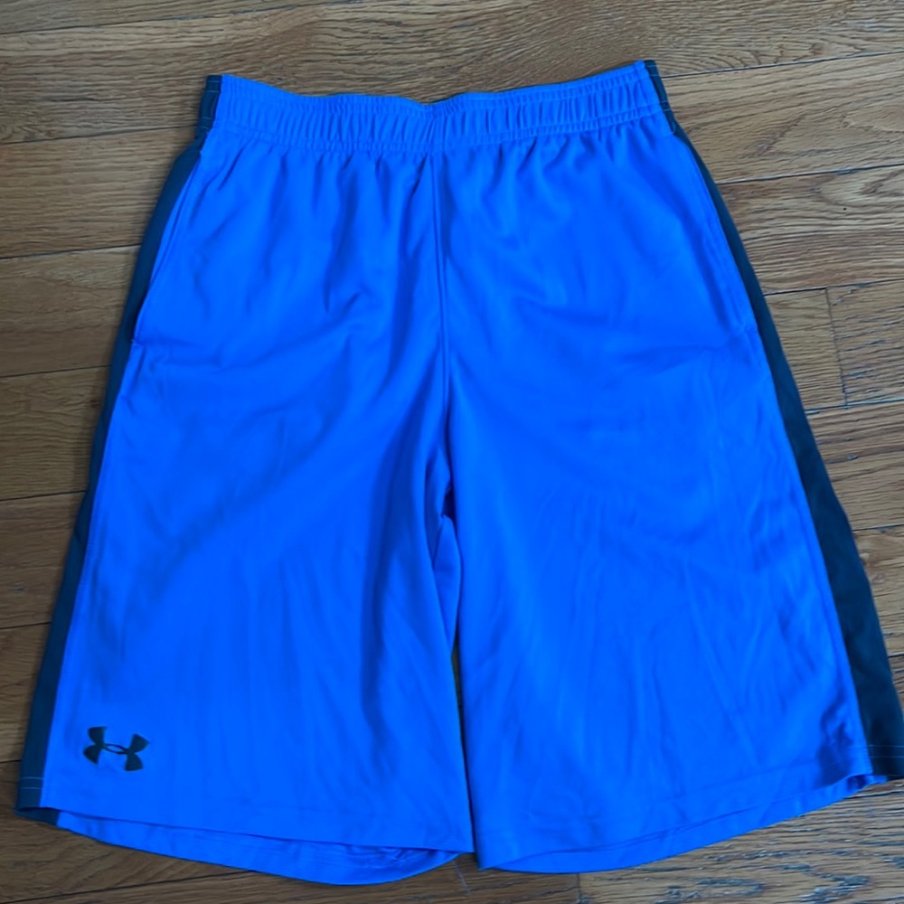 Under Armour Boy shorts L